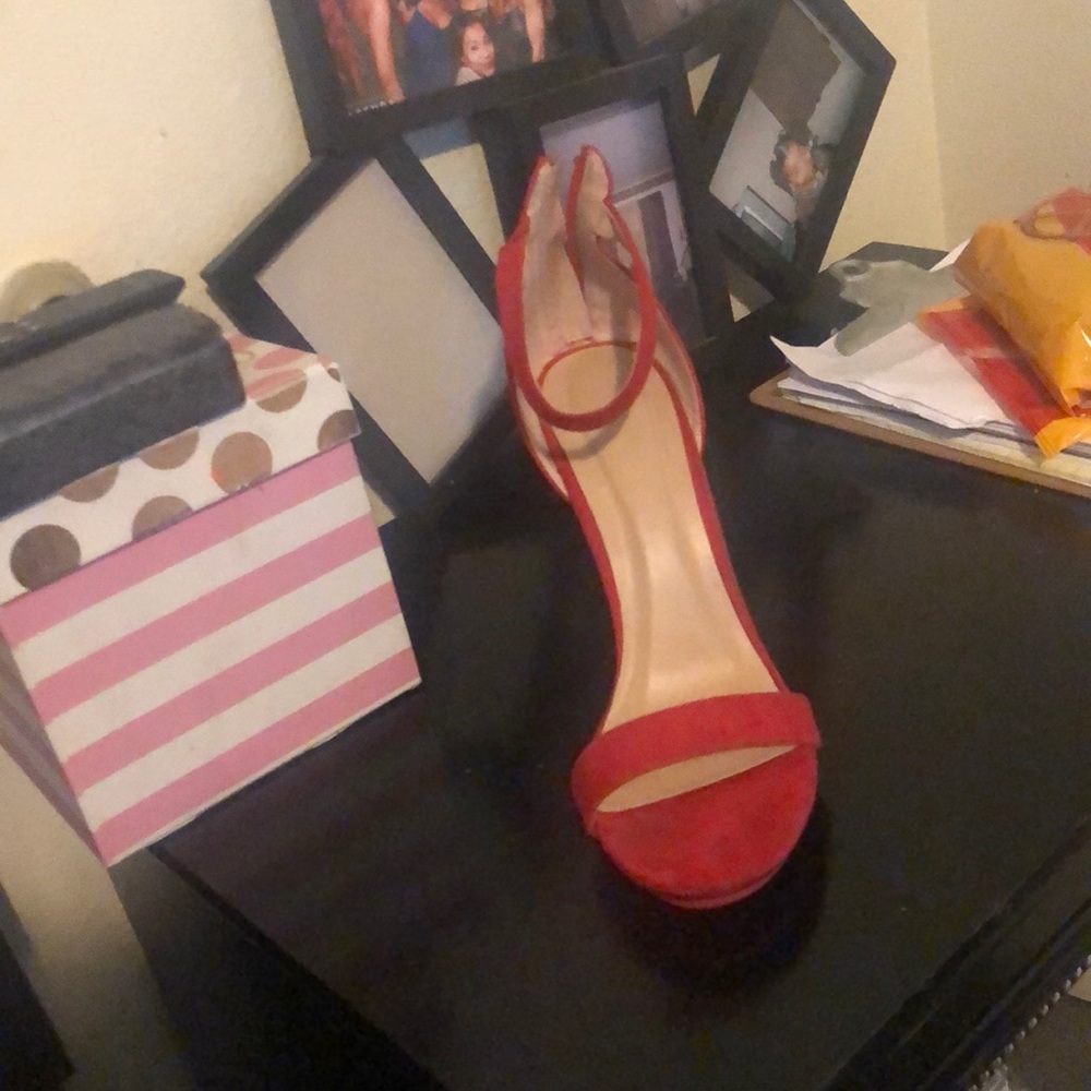 Heels - Picture 2 of 2